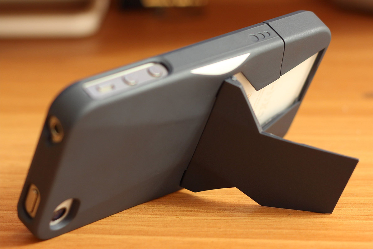 Чехлол Loctek для iPhone 4 и 4S. Чехлол Loctek для iPhone 4 и 4S.