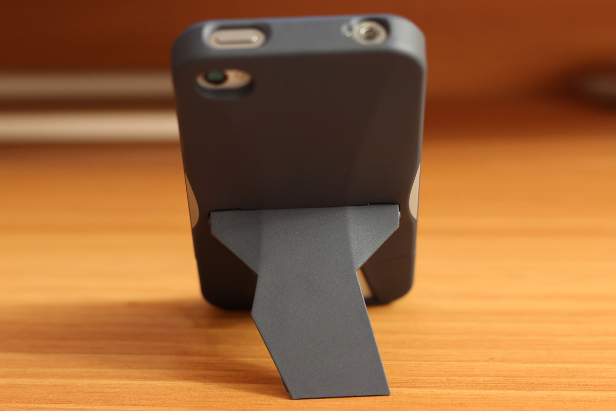 Чехлол Loctek для iPhone 4 и 4S. Чехлол Loctek для iPhone 4 и 4S.